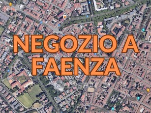 Negozio/Locale commerciale in Vendita in a Faenza