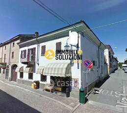 Negozio/Locale commerciale in Vendita in Corso Guglielmo Marconi 17 a Desana