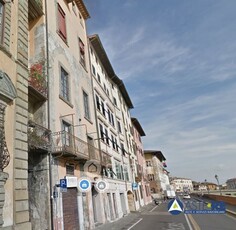 Negozio/Locale commerciale in Vendita in Lungarno Mediceo 14 a Pisa