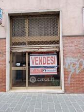 Negozio/Locale commerciale in Vendita in Via Francesco De Attellis 12 a Campobasso