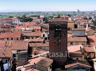 Negozio/Locale commerciale in Vendita in Via Giuseppe Garibaldi a Castelfranco di Sotto