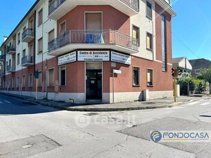 Negozio/Locale commerciale in Vendita in Via Giuseppe Garibaldi a Cesano Maderno