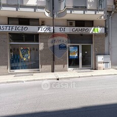 Negozio/Locale commerciale in Vendita in Via Gravina 84 a Altamura