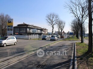 Negozio/Locale commerciale in Vendita in Via Treviglio a Caravaggio