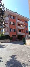 Quadrilocale in Via Sant'Eustachio 2 in zona Italia , Paradiso di Pastena , Santa Margherita a Salerno