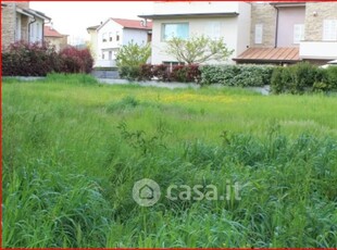 Terreno edificabile in Vendita in Via degli Ulivi a Pontedera