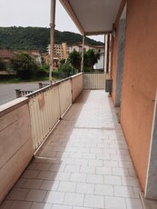 Trilocale ad Arcola, 1 bagno, giardino in comune, garage, 60 m²