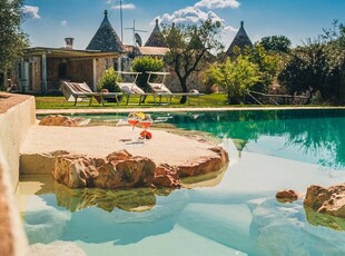 Trulli Tra Pietre: Panoramici Trulli con Piscina Privata, Animali Ammessi