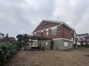 Villa 20 locali di 525 m² in Chieri