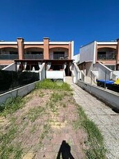 VILLA A SCHIERA A ROMA