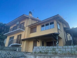 Villa a schiera ristrutturata a Monzuno