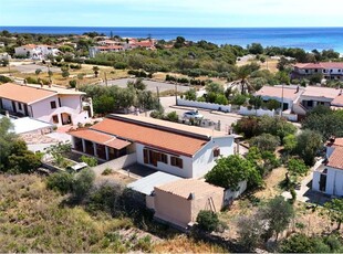 Villa a Siniscola, 7 locali, 130 m² in vendita