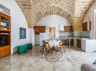 Villa al piano terra con AC e cucina, a 300m da Chocostore Di Lecce