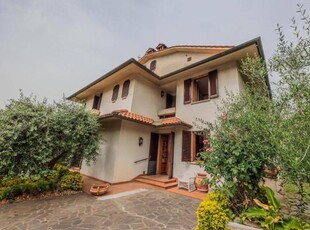 Villa bifamiliare in vendita a Poggibonsi