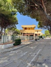 Villa in vendita a Campofelice Di Roccella