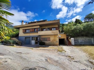 Villa in vendita a Gubbio Semonte
