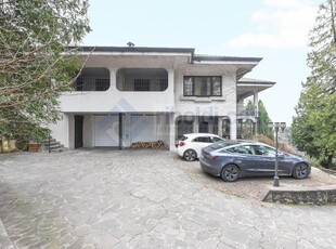 Villa in vendita a Inverigo