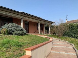 Villa in vendita a Pieve Porto Morone