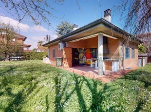 Villa in vendita a Rodano