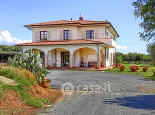 Villa in Vendita in a Casale Marittimo