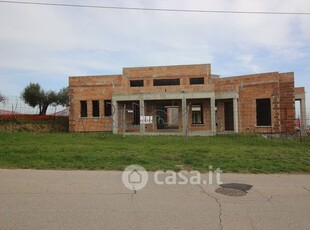 Villa in Vendita in Contrada Civita a Colonnella