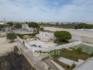 Villa in Vendita in Strada Santa Caterina 18 a Bari