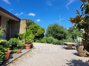 Villa in Vendita in Strada Santa Lucia Canetola a Perugia