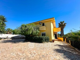 Villa in Vendita in Via Capo Palinuro a Siracusa