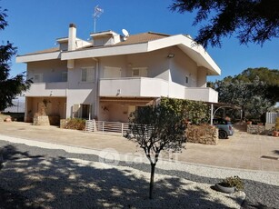 Villa in Vendita in Via delle Rose a Caltanissetta