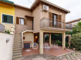 Villa in Vendita in Via Etnea 163 a Pedara