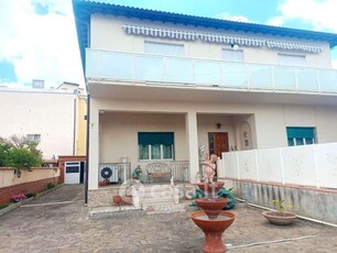 Villa in Vendita in Via Galileo Ferraris a Livorno
