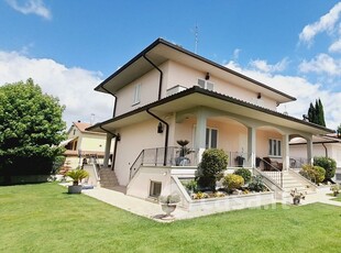 Villa in Vendita in Via Giardino a Civitella in Val di Chiana