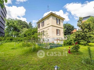 Villa in Vendita in Via Martiri del Kiwu a Vercelli