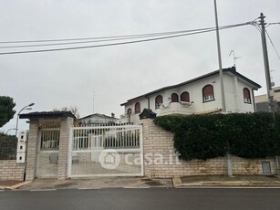 Villa in Vendita in Via Nicola Dell'olio 23 a Bari