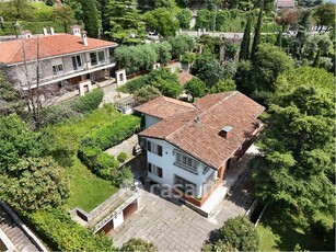 Villa in Vendita in Via Panoramica a Brescia
