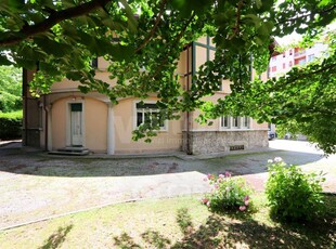 Villa in Vendita in Via Roberto Ardigò 19 a Monza