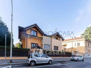 Villa in Vendita in Viale Gorizia 75 a Legnano