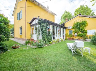 Villa in Via Enrico Mattei 2, Campagnola Emilia, 4 locali, 2 bagni