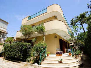 Villa in zona Sferracavallo a Palermo