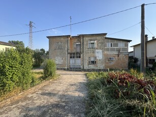 Villa singola in Via Marchioni 68, Rovigo, 8 locali, 2 bagni, garage