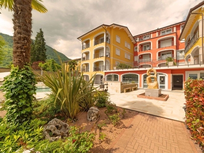 Appartamento di lusso di 128 m² in vendita via zanzi 45, Lavena Ponte Tresa, Varese, Lombardia