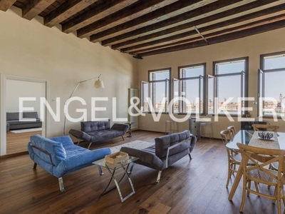 Prestigioso appartamento di 190 m² in vendita Fondamenta Santa Eufemia, Venezia, Veneto