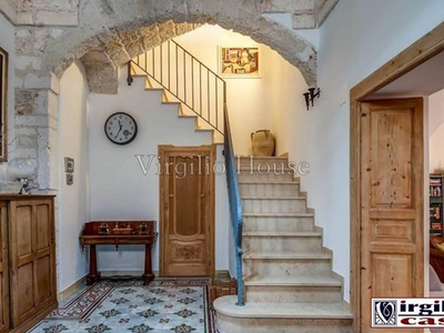 Casa di prestigio in vendita Vico Alberto Mario, Ostuni, Puglia