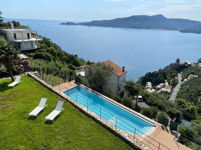 Appartamento di lusso di 183 m² in vendita Via San Pietro, 67, Zoagli, Genova, Liguria