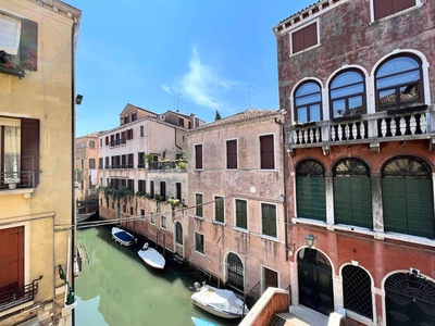 Appartamento di lusso di 257 m² in vendita Fondamenta dei Frari, Venezia, Veneto