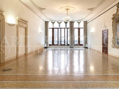 Appartamento di lusso di 528 m² in vendita Padova, Italia