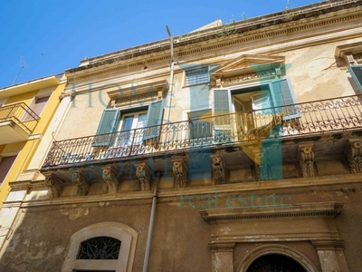 Appartamento di lusso di 710 m² in vendita Piazza Giuseppe Garibaldi, Rosolini, Siracusa, Sicilia
