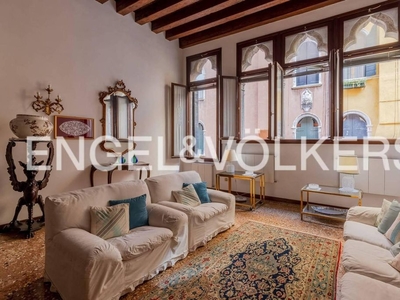 Prestigioso appartamento di 135 m² in vendita Calle dei Boteri, Venezia, Veneto