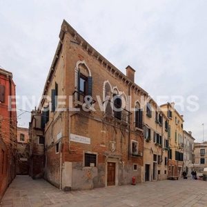 Appartamento di lusso in vendita Rio Tera' Barba Frutarol, Venezia, Veneto