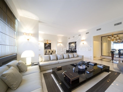 Appartamento di prestigio di 305 m² in vendita San Babila, Milano, Lombardia